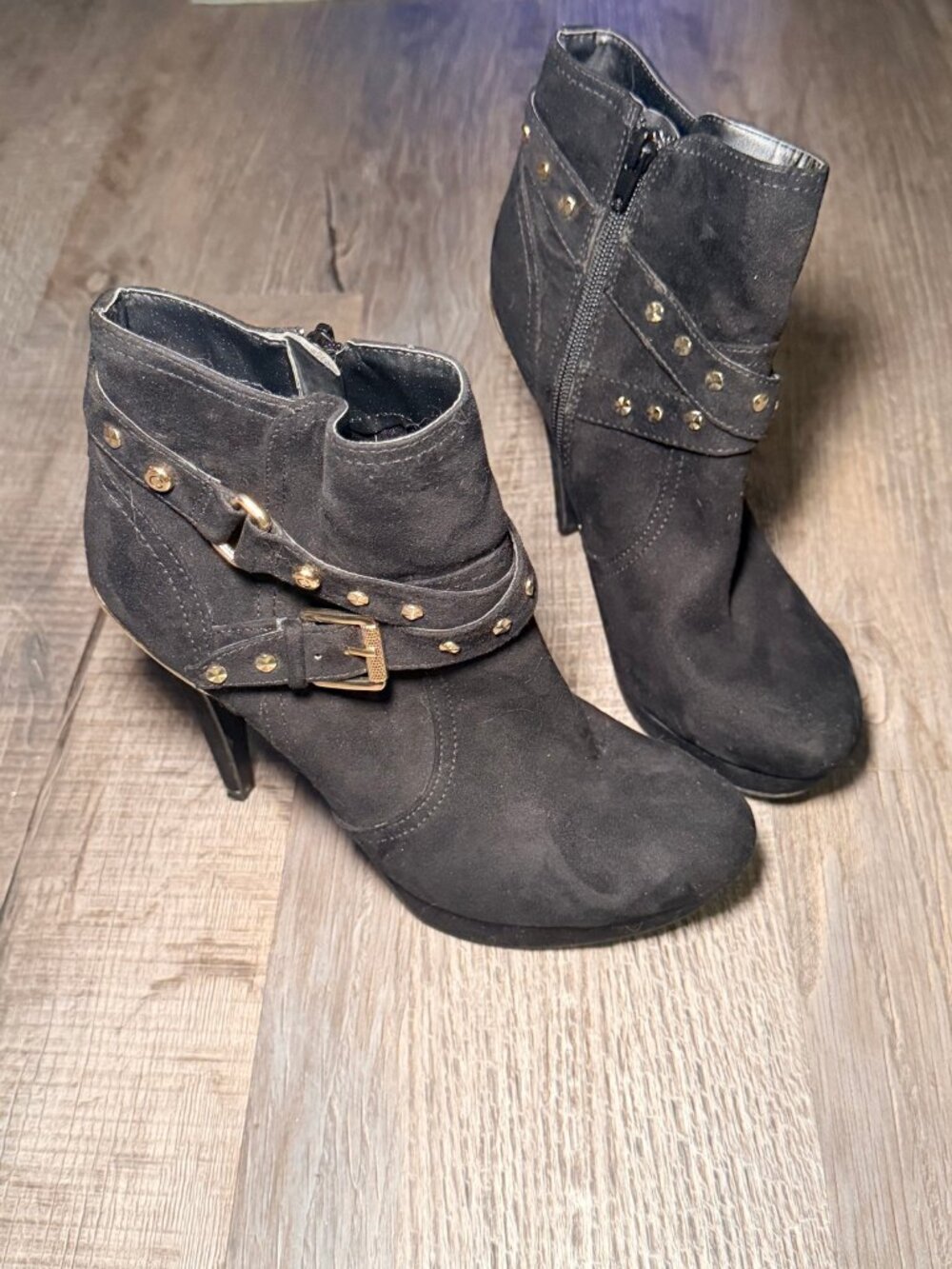GBG Guess Deeka Black Faux Suede Platform Stiletto Ankle Boots Studded 8
